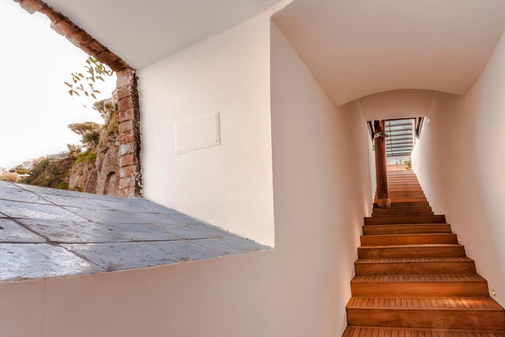 Yacht Club Capo Cervo Suites B&B ソレント エクステリア 写真