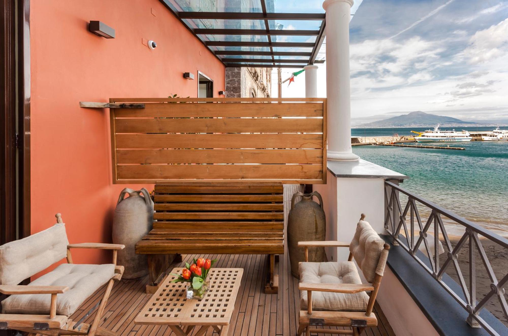 Yacht Club Capo Cervo Suites B&B ソレント エクステリア 写真