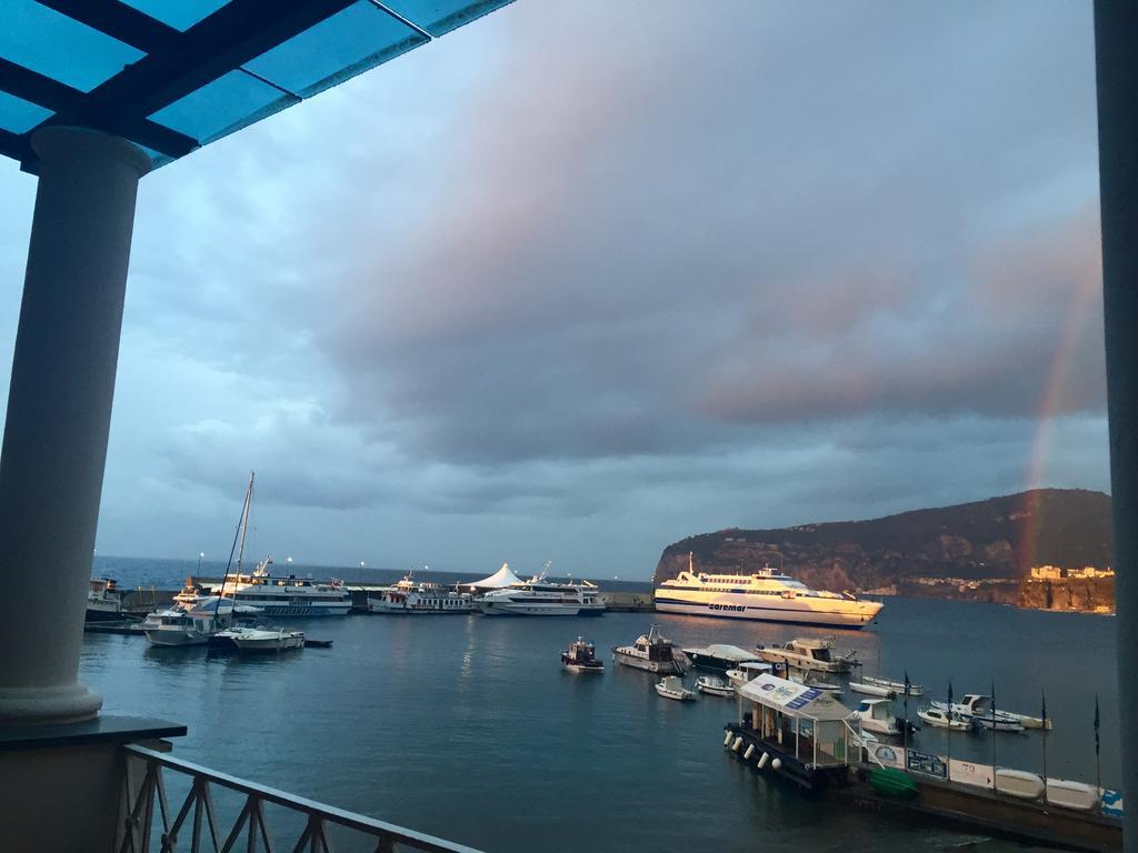 Yacht Club Capo Cervo Suites B&B ソレント エクステリア 写真