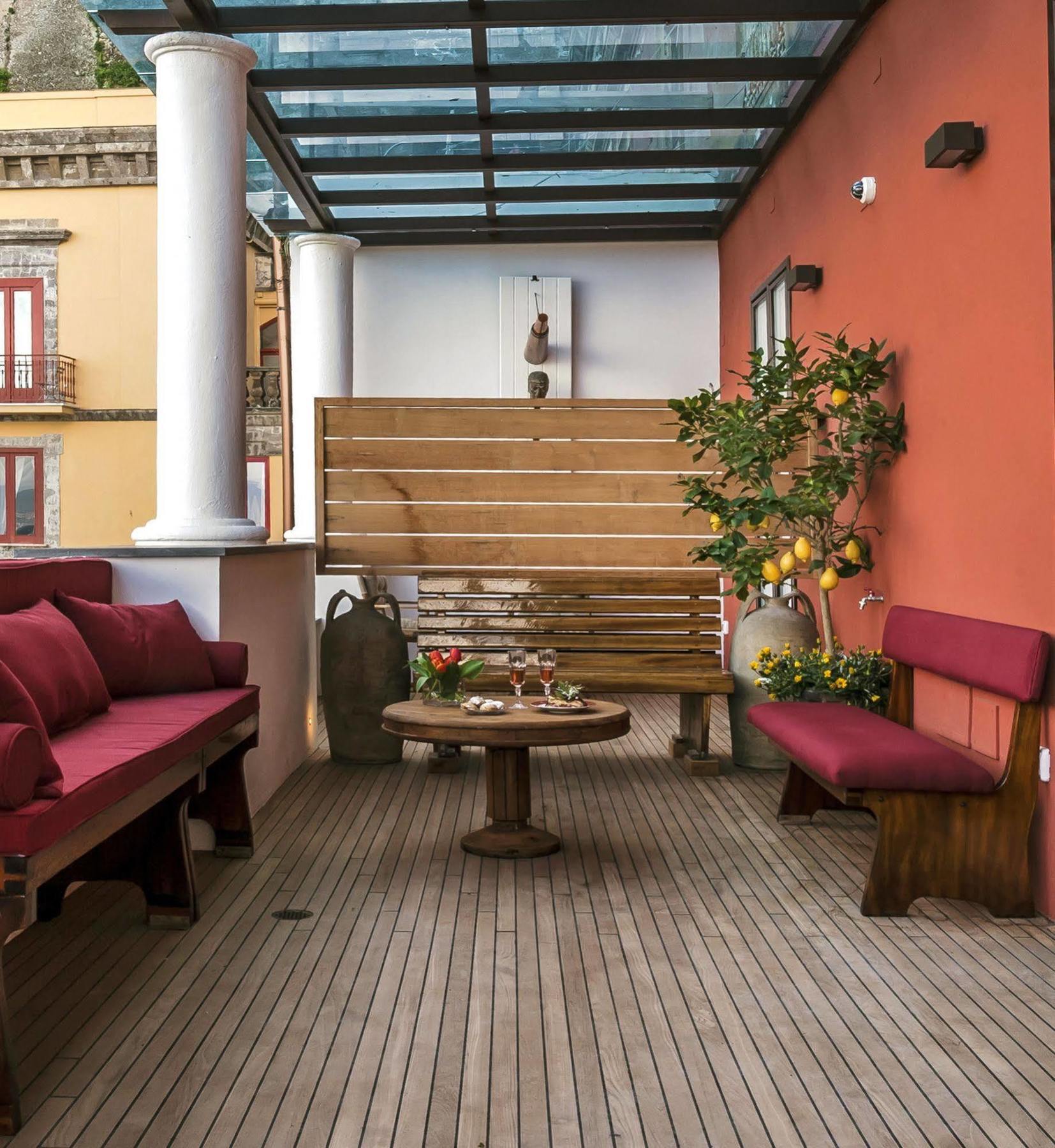 Yacht Club Capo Cervo Suites B&B ソレント エクステリア 写真