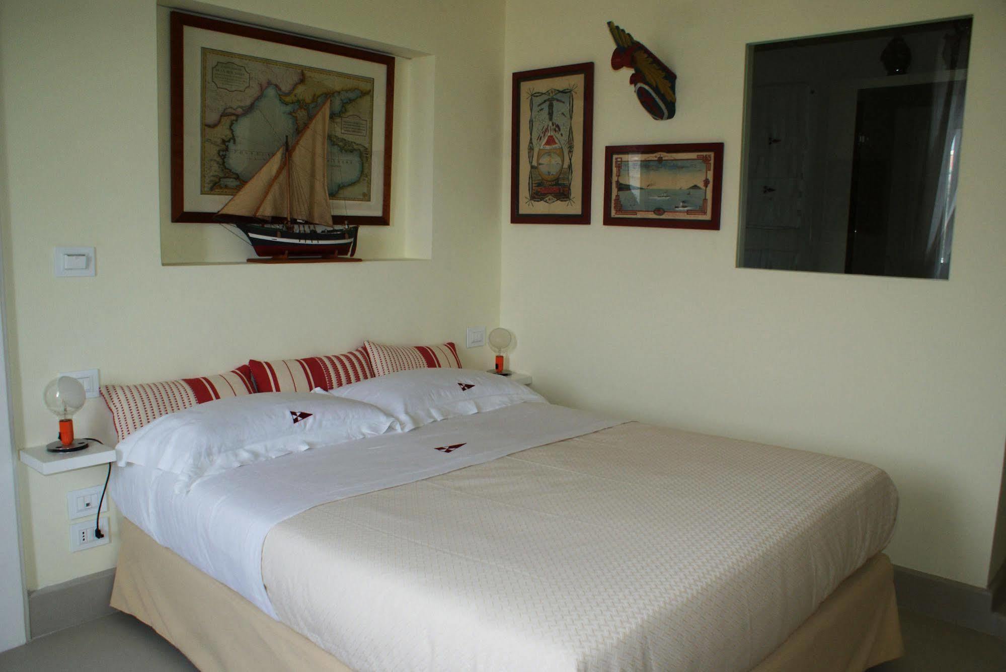 Yacht Club Capo Cervo Suites B&B ソレント エクステリア 写真